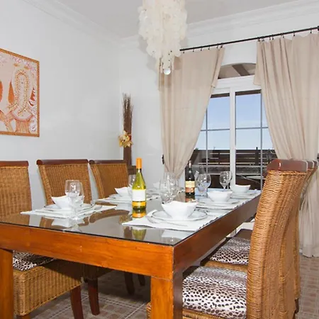 Traspies - 4 Bedroom Private Pool Plus Hot Tub Wifi * 蒂亚斯