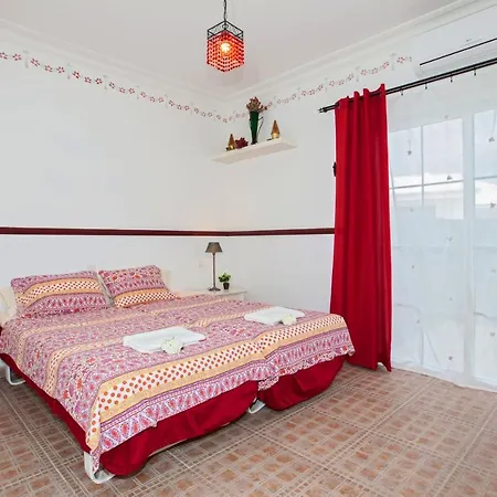Traspies - 4 Bedroom Private Pool Plus Hot Tub Wifi *