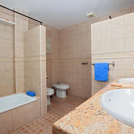 Villa Traspies - 4 Bedroom Private Pool Plus Hot Tub Wifi Tías
