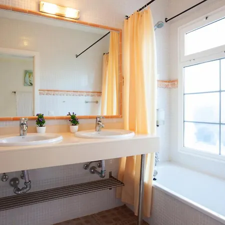 Traspies - 4 Bedroom Private Pool Plus Hot Tub Wifi *